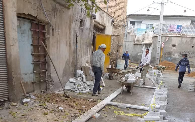 سنگ فرش و بهسازی در مسیر گردشگری شیراز