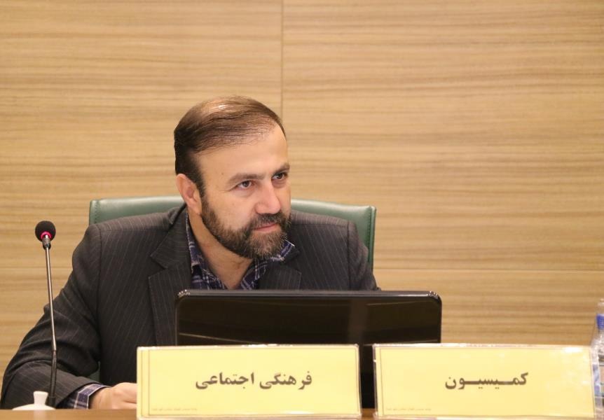 مخالفت صریح رئیس کمیسیون فرهنگی شورای شهر شیراز با تغییر کاربری آرامستان دارالسلام به قطب گردشگری