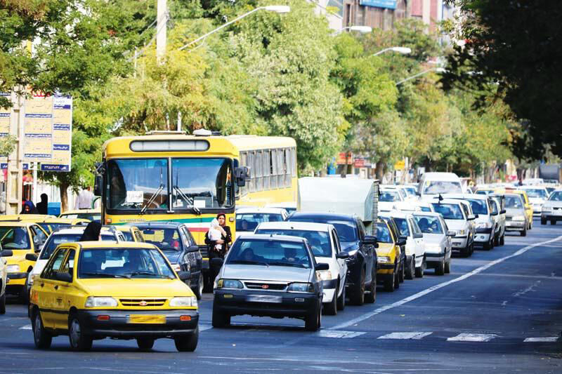شهردار: فعالیت اتوبوس و ون در همدان ممنوع شد