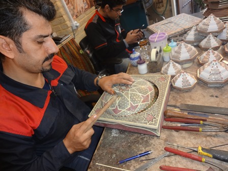بازدید از ۹۸ کارگاه‌های صنایع دستی فارس برای دریافت گواهی کیفیت