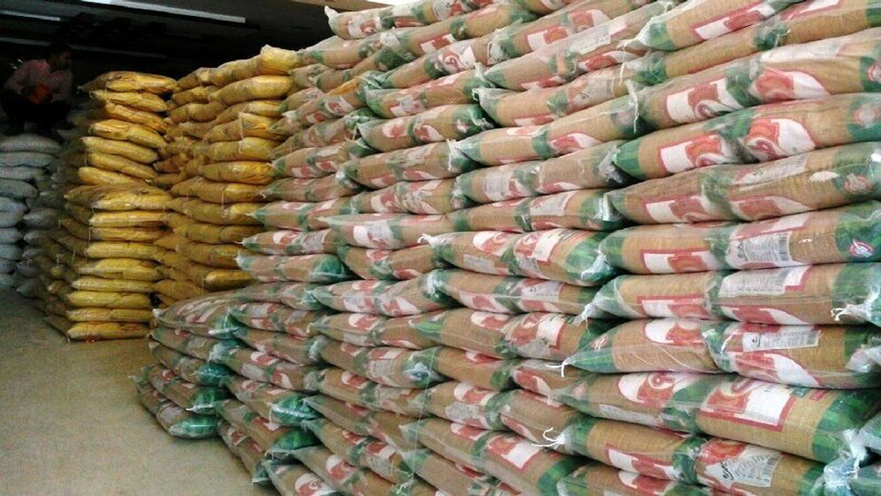 ذخیره کافی برنج در انبارهای شیراز