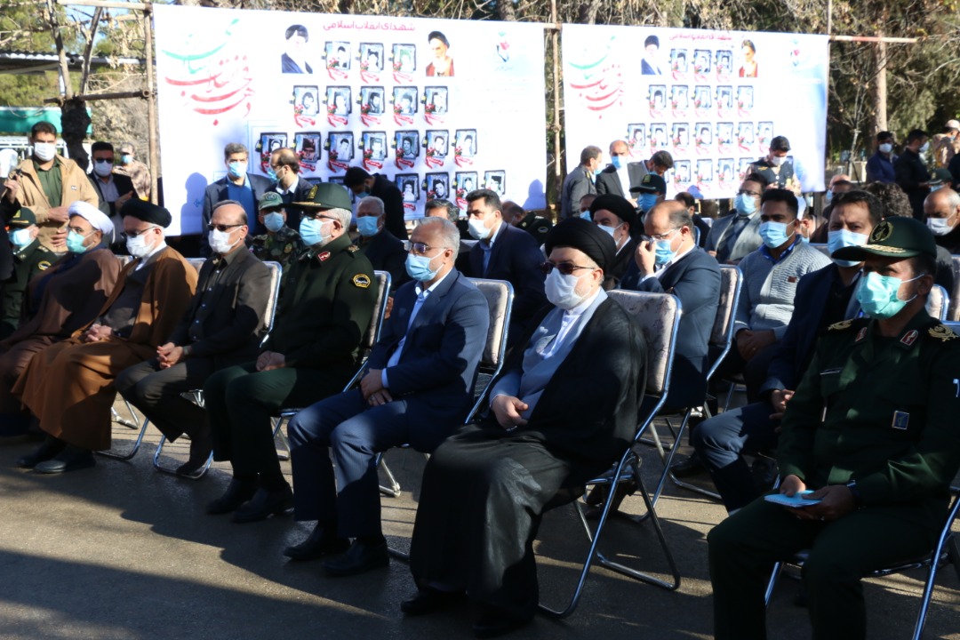 رئیس کل دادگستری و اعضای شورای قضایی استان فارس با حضور در گلزار شهدای شیراز از مقام شامخ شهداء تجلیل کردند