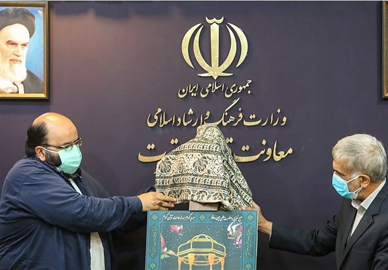 حافظ نماد برجسته هنرو معرفت در پیوند با معارف دینی در فرهنگ ایران است