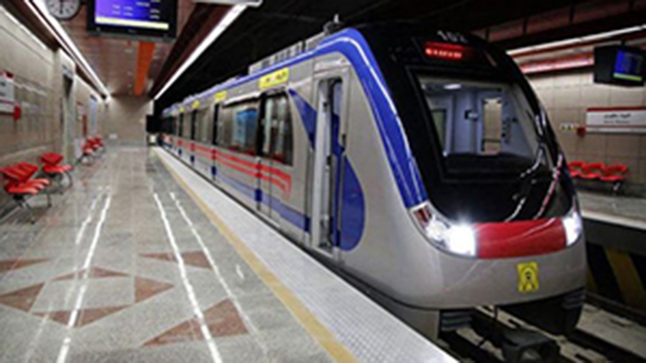 ۲۶ آذر روز ملی حمل و نقل استفاده از خدمات متروی شیراز رایگان است