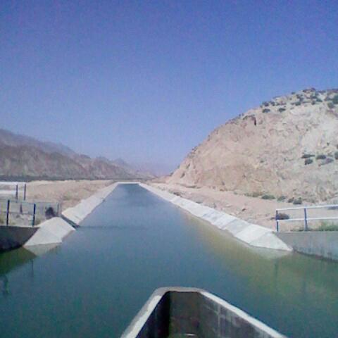 آب سد سلمان فارسی در اراضی کشاورزی خنج  برای اولین بار رهاسازی شد