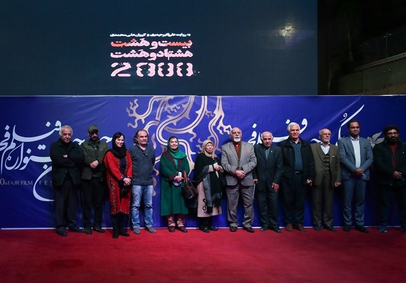 هنرمندان انقلاب اسلامی امیدوار به آرمان‌ های انقلاب می پردازند