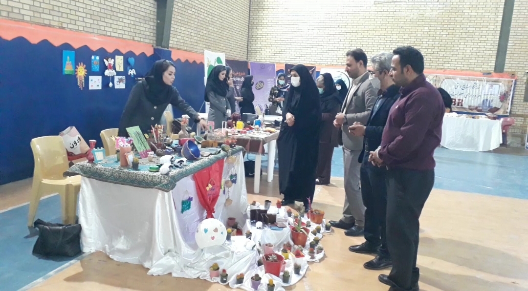 نمایشگاه دستاورد مددجویان بهزیستی شیراز