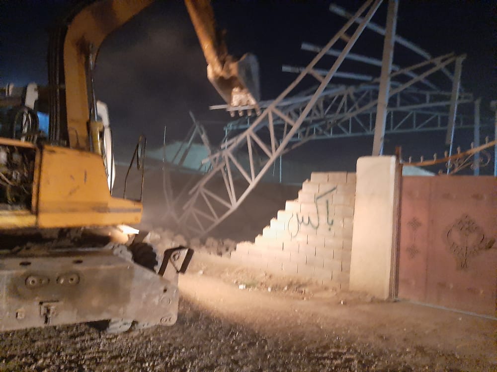 تخریب ساخت و سازهای غیرمجاز در منطقه گچی شیراز