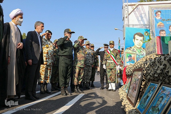 رژه نیروهای مسلح به میزبانی ارتش جمهوری اسلامی 