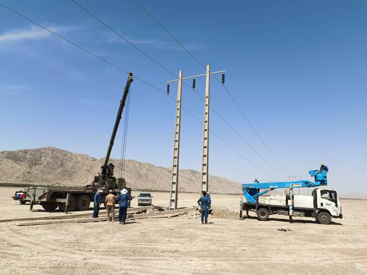 موفقیت شرکت برق منطقه ای فارس با رفع عیب خطوط برق رسانی گراش – فداغ – خنج و تامین برق شهرستان های جنوبی فارس