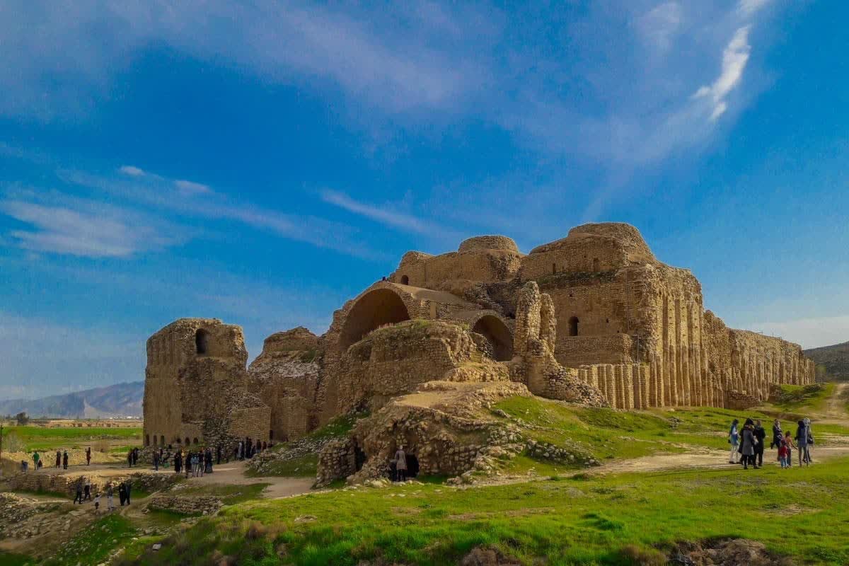 دستاوردهای پژوهشی پایگاه میراث جهانی منظر باستان شناسی ساسانی فارس در دهمین کنفرانس ایرانشناسی اروپا