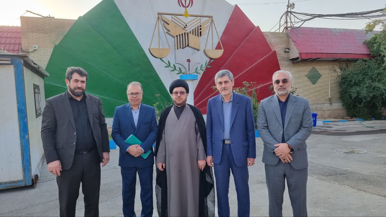 بازدید استاندار و رئیس کل دادگستری فارس از زندان عادل آباد شیراز