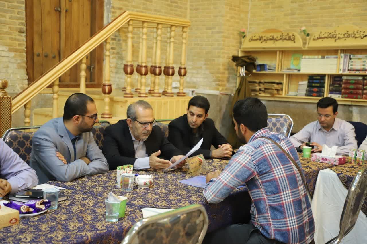 برپایی میز خدمت در مسجد وکیل شیراز