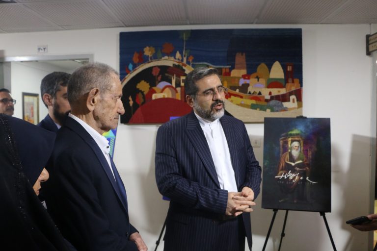 وزیر فرهنگ از طرحواره های برگزیده یاد روز حافظ رونمایی کرد