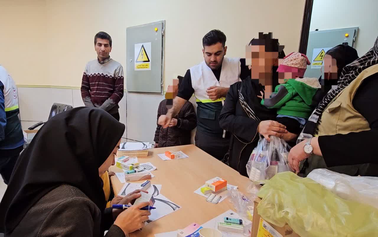 ارائه خدمات رایگان پزشکی به ۴٠٠ نفر از خانواده های زندانیان شیراز بمناسبت دهه فجر