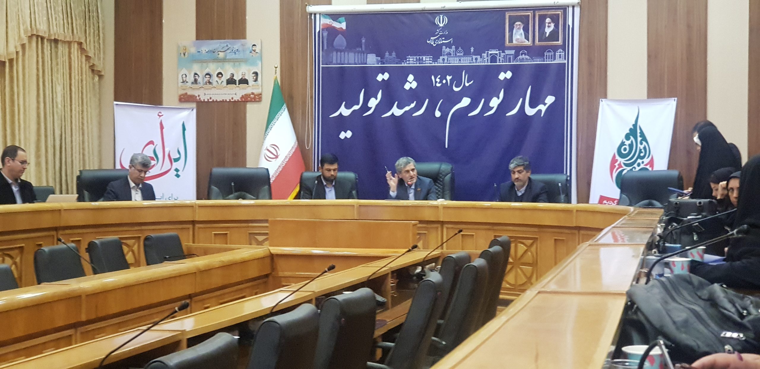 از افتتاح پروژه های دهه فجر تا تلاش برای برگزاری یک انتخابات سالم در فارس