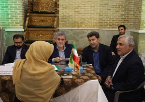 میزخدمت و ملاقات با مردم در مسجد تاریخی وکیل شیراز