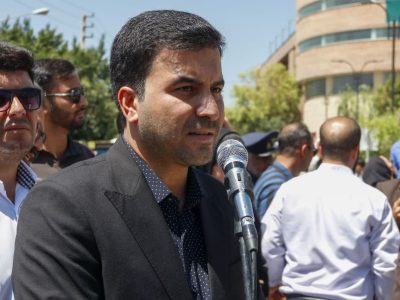 دروازه کازرون شیراز؛  با بزرگترین پرچم کشور دیده شد