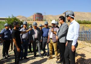 بازدید معتمدان محله‌های منطقه ۳ از پارک بزرگ آبی شیراز؛ روایتی از صداقت و پیشرفت شهری  