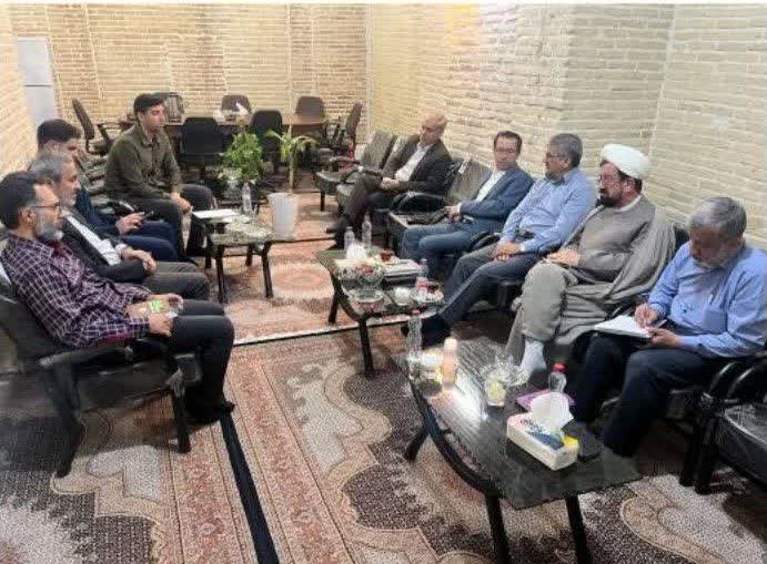 نشست هم‌افزایی ستاد نماز جمعه شیراز و رابطین دانشگاه ‌های شیراز برگزار شد