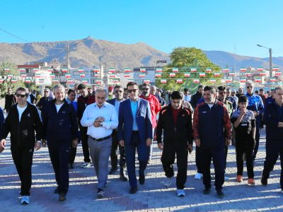پیاده‌روی خانوادگی با محوریت گلزار شهدا نماد همبستگی اجتماعی و نشاط شهری است
