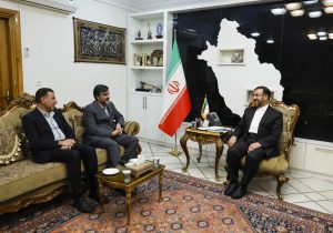 بررسی زیرساخت‌های حمل‌ونقل در دیدار معاون وزیر راه و شهرسازی با استاندار فارس