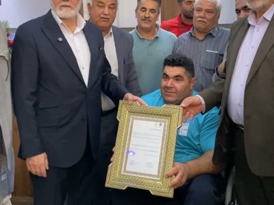 چهره قهرمانان؛ برروی تندیسهای شهر