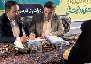 برگزاری میز ارتباط مردمی شبانه استانداری فارس همزمان با حماسههای حضور شهروندان شیرازی در خیابان