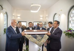 تجدید میثاق با هویت ۱۱ قرنی شیراز/ مصحف جدید دروازه قرآن رونمایی شد
