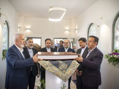 تجدید میثاق با هویت ۱۱ قرنی شیراز/ مصحف جدید دروازه قرآن رونمایی شد