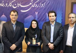 اختراع کیت آنالیز خاک، کارگر نوآور شیرازی را به قله جشنواره امتنان کشور رساند