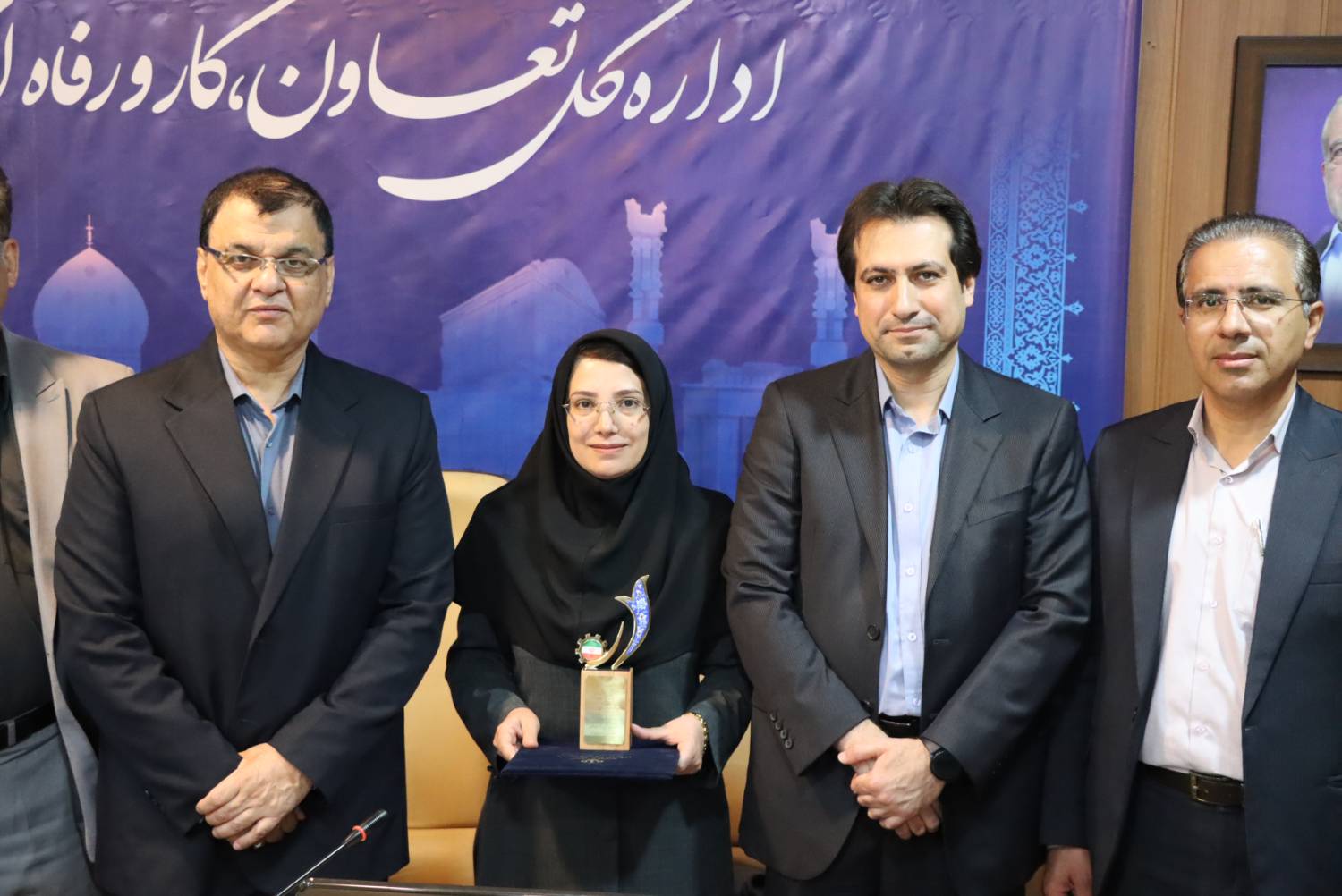 اختراع کیت آنالیز خاک، کارگر نوآور شیرازی را به قله جشنواره امتنان کشور رساند
