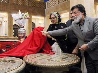 رونمایی از شاهکارهای معرق و خاتم در نمایشگاه صنایع دستی فارس/ حمایت ویژه از آثاری که با نگاه تیمی و تخصصی تولید می‌شوند