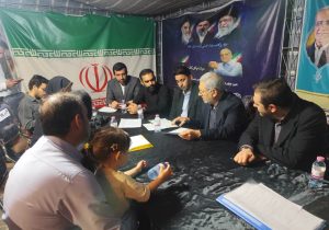 حضور رئیس دانشگاه علوم پزشکی شیراز در میز ارتباطات مردمی استانداری و رسیدگی به درخواست‌های شهروندان